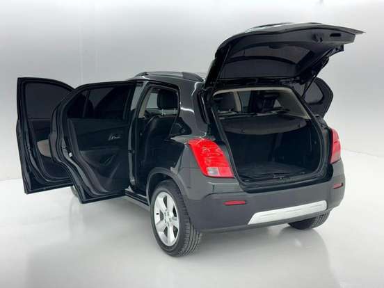 CHEVROLET-TRACKER-2015