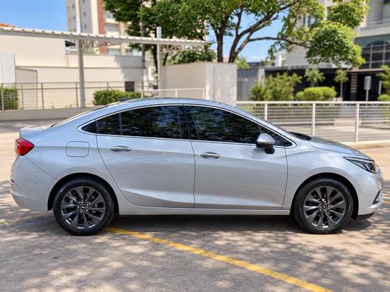 CHEVROLET-CRUZE-2018