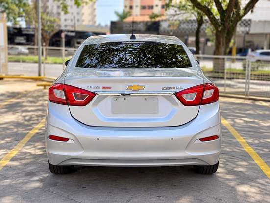 CHEVROLET-CRUZE-2018