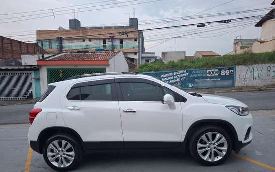 CHEVROLET-TRACKER-2018