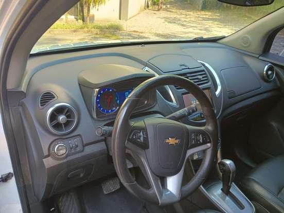 CHEVROLET-TRACKER-2015