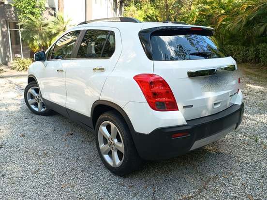CHEVROLET-TRACKER-2015