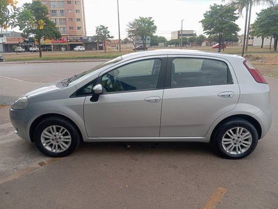 FIAT PUNTO 1.4 ATTRACTIVE 8V FLEX 4P MANUAL
