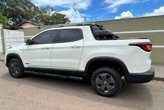 FIAT-TORO-2021