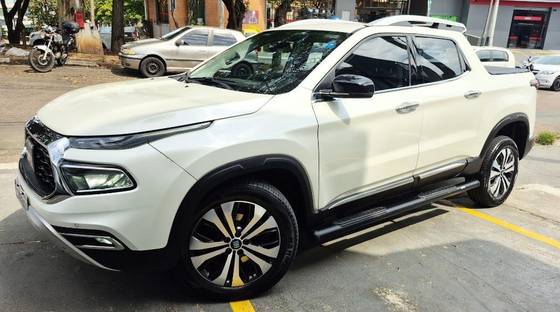 FIAT TORO 2.0 16V TURBO DIESEL VOLCANO 4WD AT9