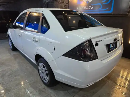 FORD-FIESTA-2012