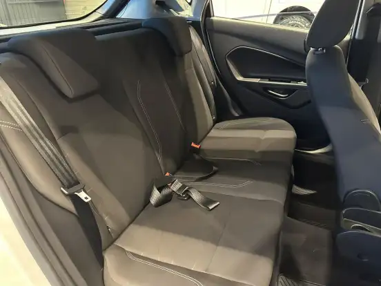 FORD-FIESTA-2015