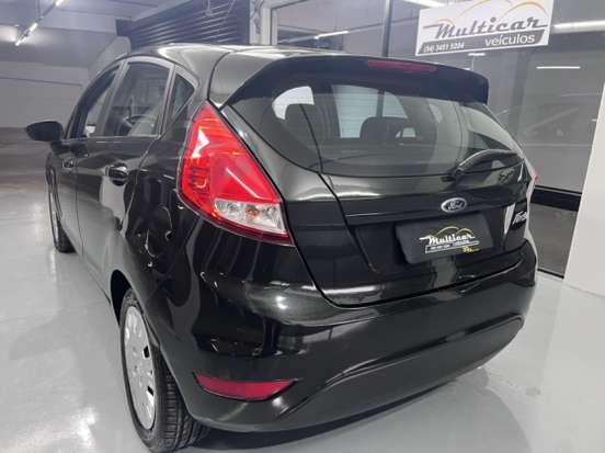 FORD-FIESTA-2014