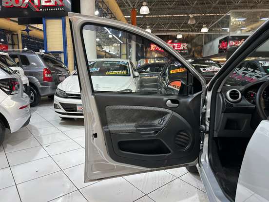 FORD-FIESTA-1.6 ROCAM SE 8V FLEX 4P MANUAL FORD-FIESTA-2014