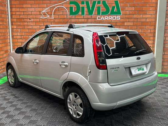 FORD-FIESTA-2013