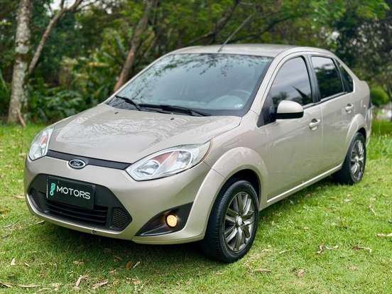 FORD-FIESTA-2012