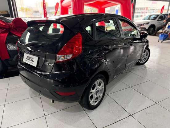 FORD-FIESTA-2015
