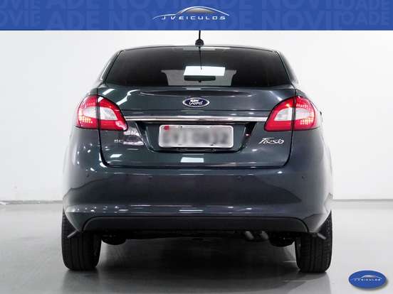 FORD-FIESTA-2011