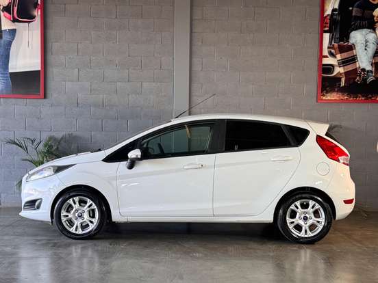 FORD-FIESTA-2016