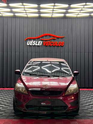 FORD-FOCUS-2010