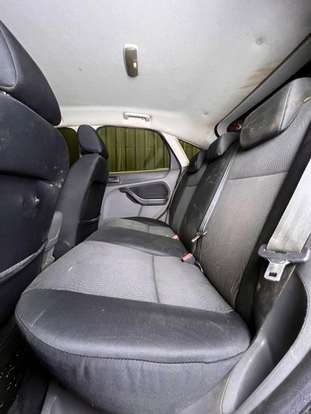 FORD-FOCUS-2010