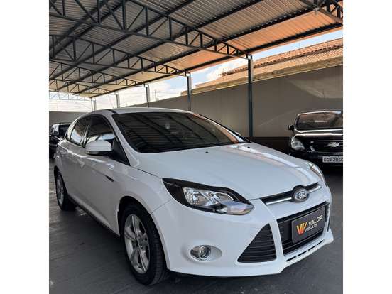 FORD-FOCUS-2014