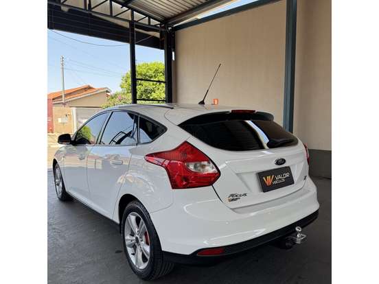 FORD-FOCUS-2014