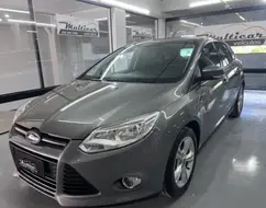 FORD FOCUS 1.6 SE 16V FLEX 4P POWERSHIFT FORD FOCUS 1.6 SE 16V FLEX 4P POWERSHIFT