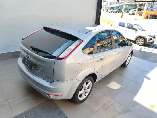 FORD-FOCUS-2.0 16V FLEX 4P AUTOMÁTICO FORD-FOCUS-2010