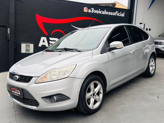 FORD FOCUS 2.0 16V FLEX 4P AUTOMÁTICO