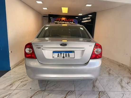 FORD-FOCUS-2008