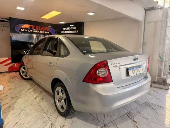 FORD-FOCUS-2008