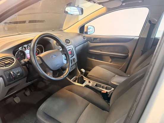 FORD-FOCUS-2008