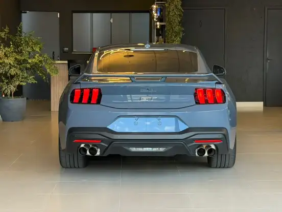 FORD-MUSTANG-2025