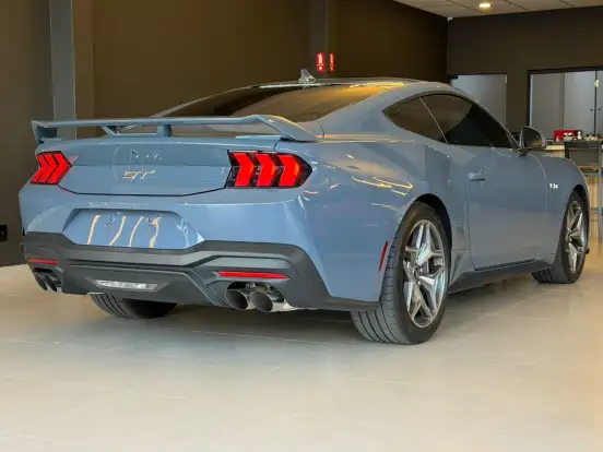 FORD-MUSTANG-2025