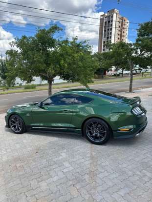 FORD-MUSTANG-2022