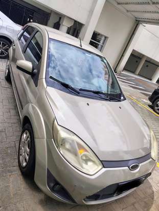 FORD-FIESTA-2010