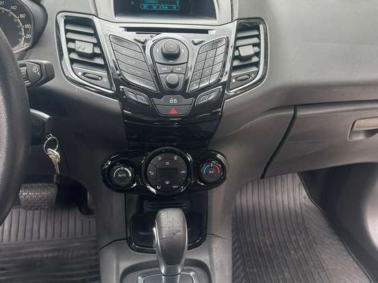 FORD-FIESTA-1.6 TITANIUM HATCH 16V FLEX 4P POWERSHIFT FORD-FIESTA-2013