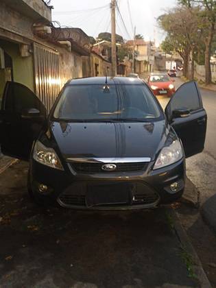 FORD FOCUS 2.0 GLX 16V FLEX 4P AUTOMÁTICO