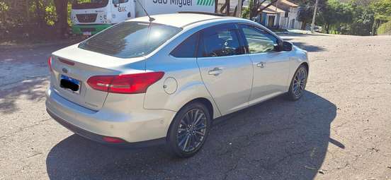 FORD-FOCUS-2017