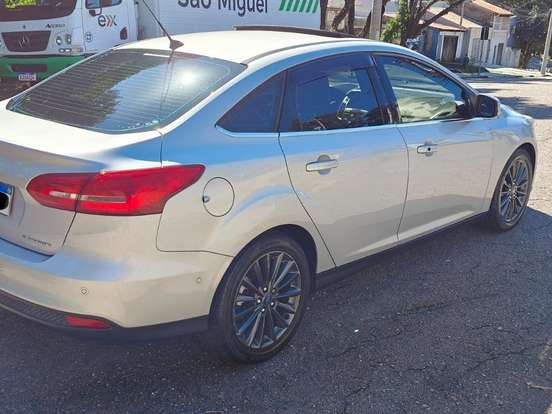 FORD-FOCUS-2.0 TITANIUM FASTBACK 16V FLEX 4P POWERSHIFT FORD-FOCUS-2017