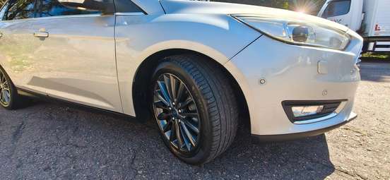 FORD-FOCUS-2017