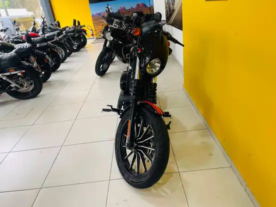 HARLEY-DAVIDSON-SPORTSTER IRON 883-2012