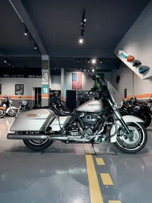 HARLEY-DAVIDSON-STREET GLIDE HARLEY-DAVIDSON-STREET GLIDE-2017