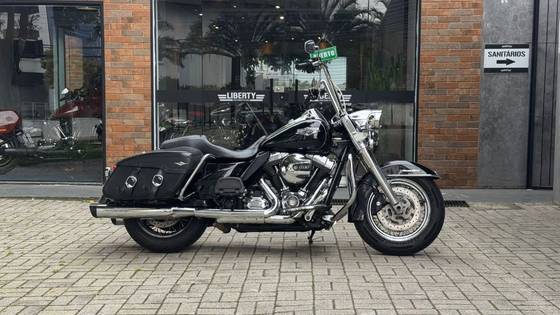 HARLEY-DAVIDSON ROAD KING CLASSIC 