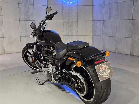 HARLEY-DAVIDSON-SOFTAIL BREAKOUT 114 HARLEY-DAVIDSON-SOFTAIL BREAKOUT 114-2021