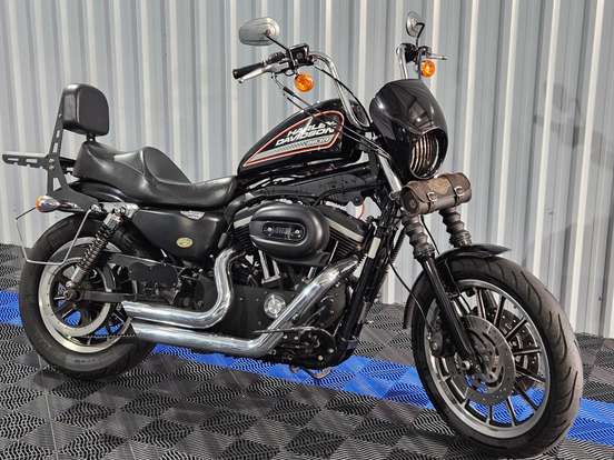 HARLEY-DAVIDSON-SPORTSTER 883 ROADSTER-2011