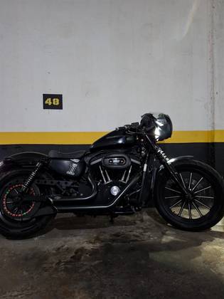 HARLEY-DAVIDSON SPORTSTER IRON 883 