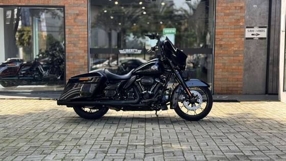 HARLEY-DAVIDSON STREET GLIDE SPECIAL 