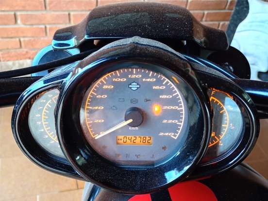 HARLEY-DAVIDSON-V-ROD 10TH ANNIVERSARY EDITION HARLEY-DAVIDSON-V-ROD 10TH ANNIVERSARY EDITION-2012