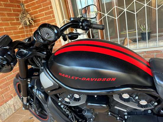 HARLEY-DAVIDSON-V-ROD 10TH ANNIVERSARY EDITION HARLEY-DAVIDSON-V-ROD 10TH ANNIVERSARY EDITION-2012