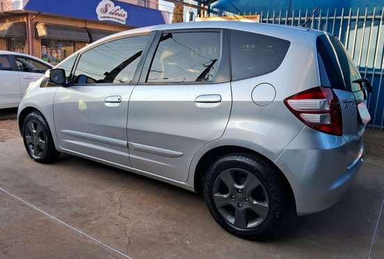HONDA-FIT-2010