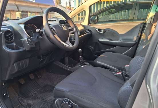HONDA-FIT-2010