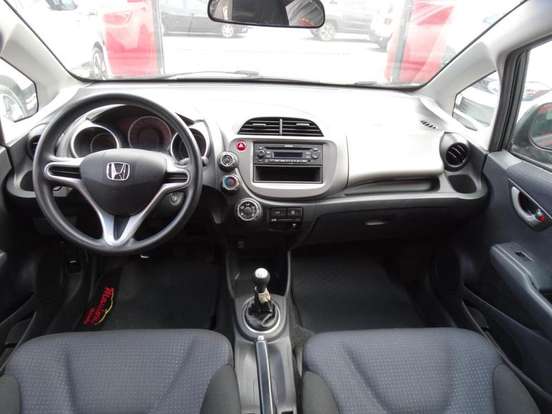 HONDA-FIT-2010