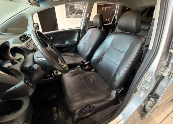 HONDA-FIT-2011